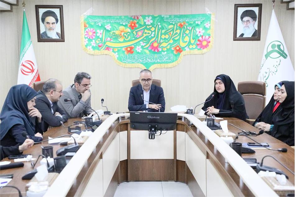 ضرورت تقویت کرامت بانوان در محیط‌های اداری